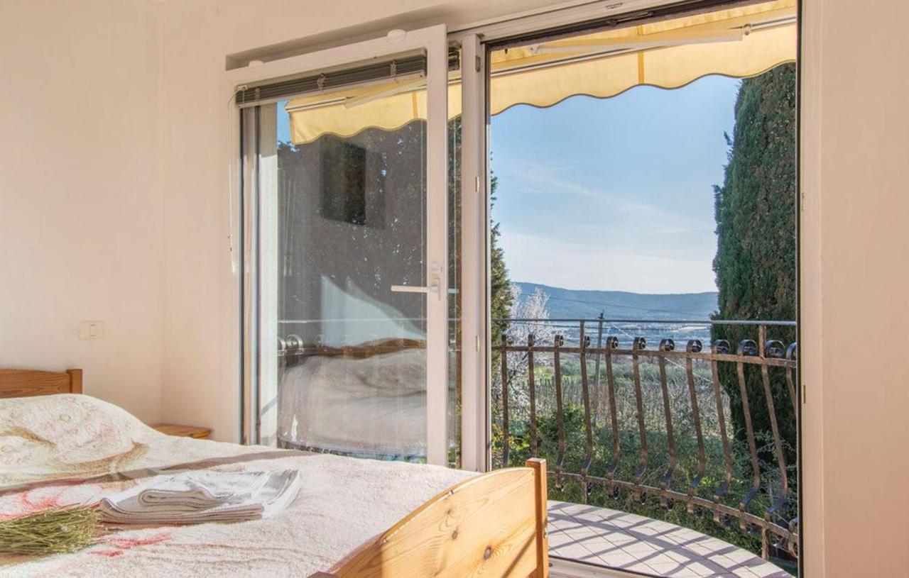 Apartment Between The Vineyard Ankaran Exterior photo